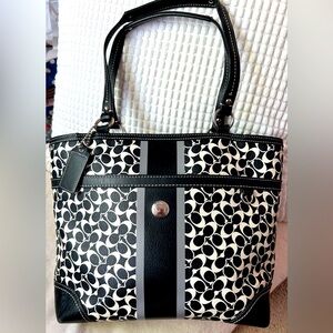 COACH Chelsea Signature Heritage Tote Bag